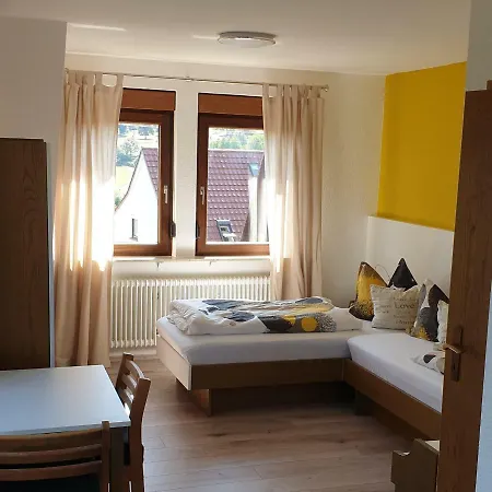 Balkonwohnung Albtalblck شقة دورباخ